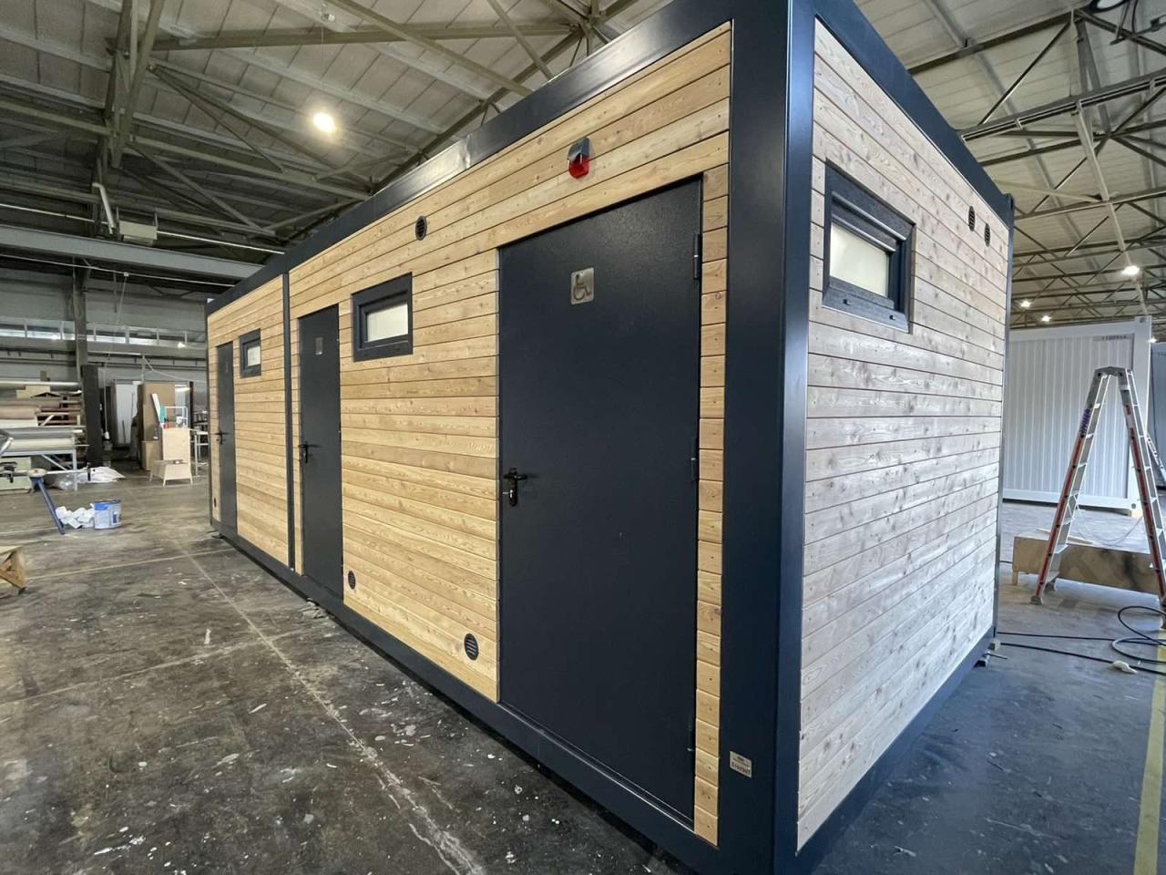 Hochwertiger Sanitärcontainer Damen/Herren/Behinderte – Bild 1