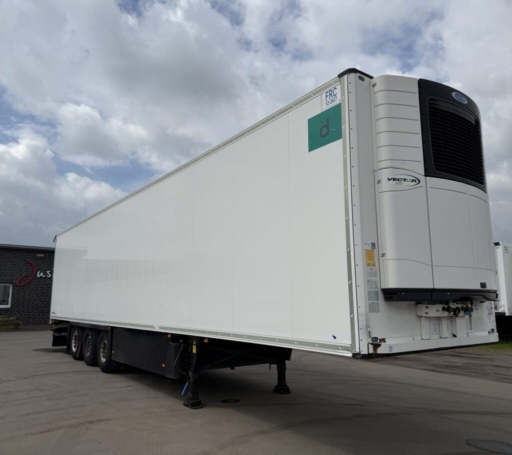 Schmitz Cargobull SKO24 / Carrier Vector 1550 / Doppelstock