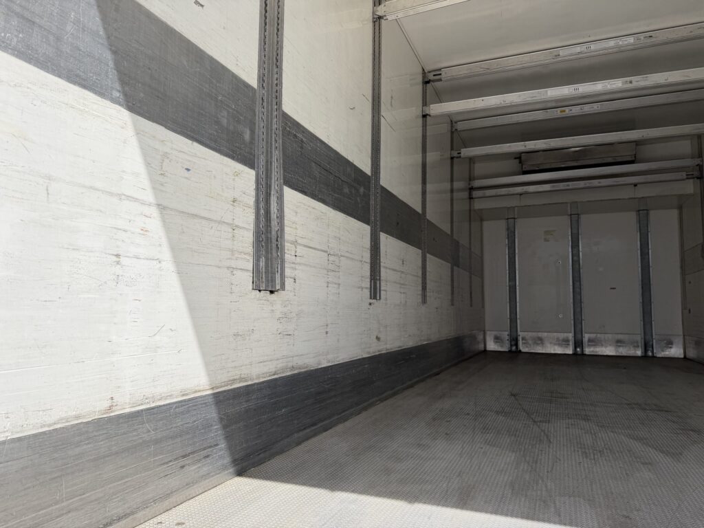 Unitrans / Thermo King MD 300 / Doppelstock – Bild 9